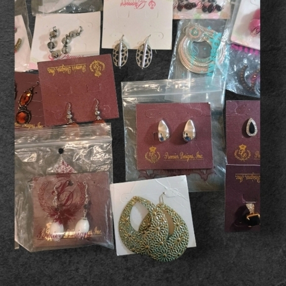 NWOT Lot Of 50 Premier Designs Earrings Sets Firm Price - Picture 2 of 4